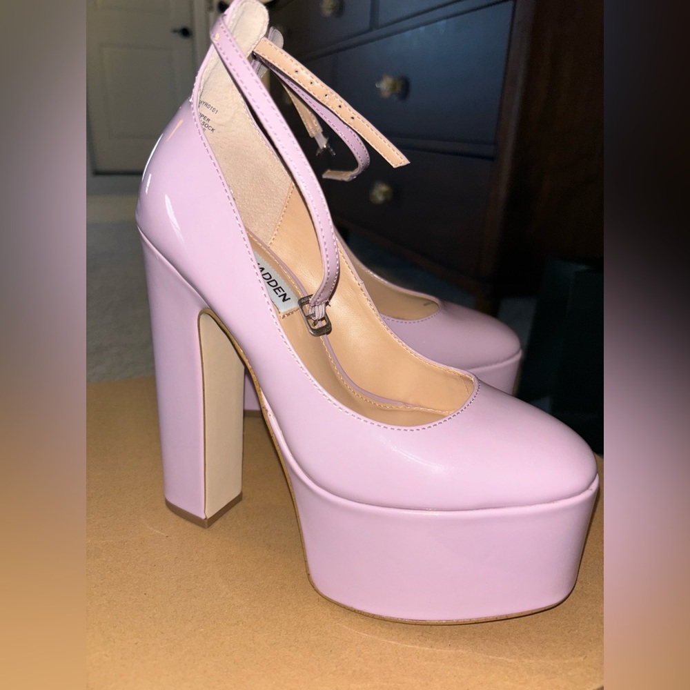 Steve Madden Skyrise platform heels with box. Size 5.5. Gently used.